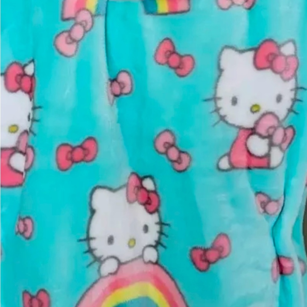 Sanrio Hello Kitty Sea Foam Rainbow Cloud Throw 60 X 70in New Soft blanket
